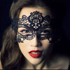 femme avec masque dentelle renard